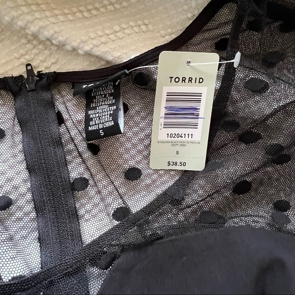 TORRID‎ SHEER PEPLUM TOP - Picture 5 of 5